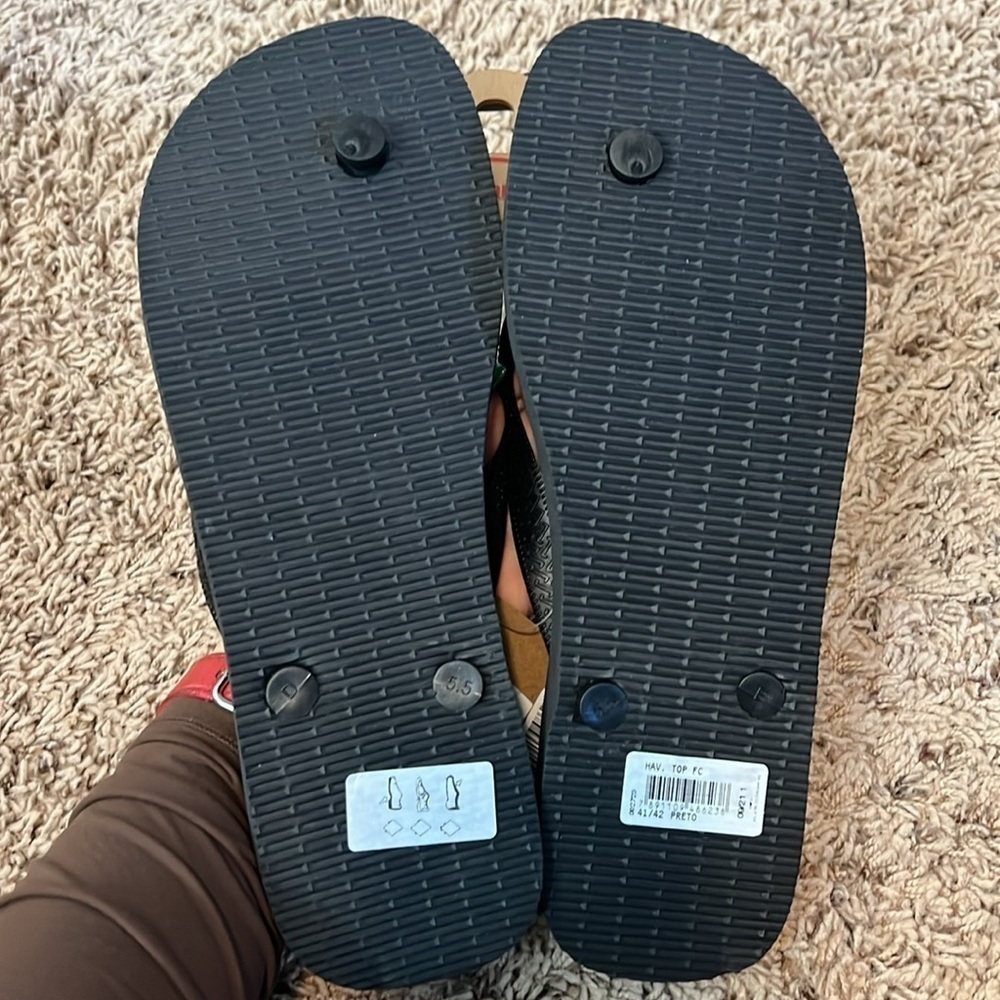 Havaianas Black Classic Thong Flip Flops available in multiple sizes - Picture 5 of 5
